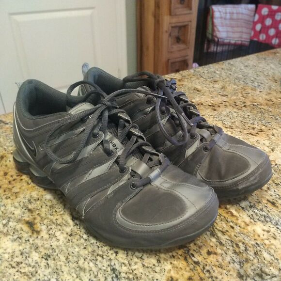 Nike Shox Gray Mc Womens Size US 8 / EU 39 Gray 313764-004 - Picture 1 of 12